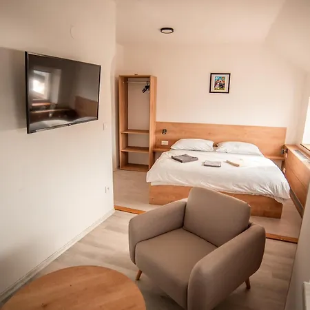 Mikes 3* Telč