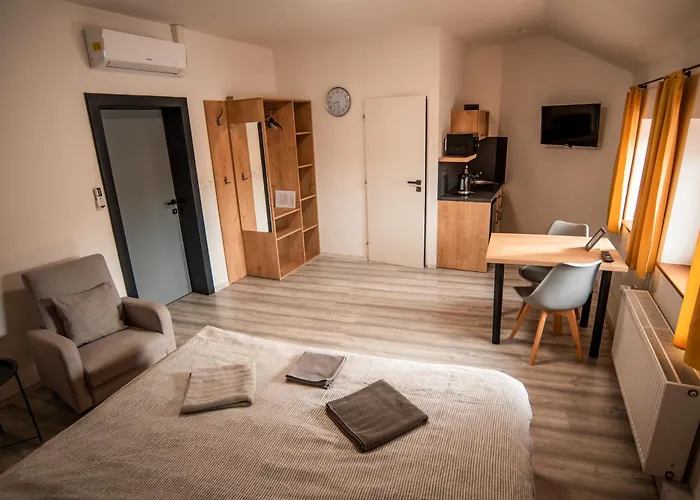 Casa de hóspedes Mikes 3*