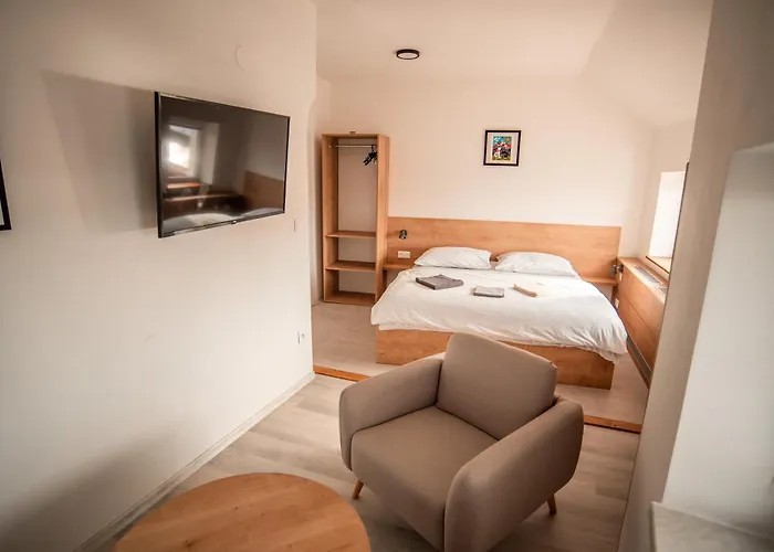 Mikes 3* Telč